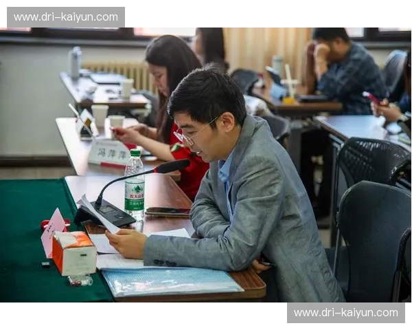 索利斯vs:一场关于想象力、技术与未来的激辩 索利斯vs:一场关于想象力、技术与未来的激辩